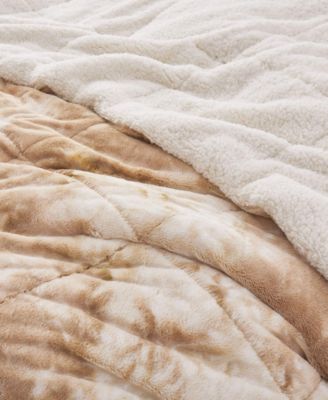 Reversible Medium Weight Plush Faux Fur Comforter, King