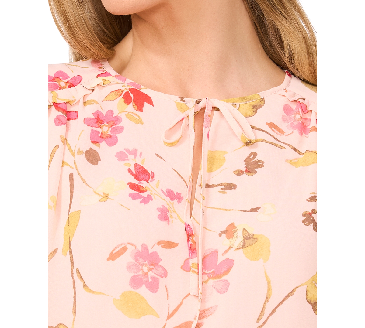 Cece Floral Print Tie Neck Top In Sugar Peach