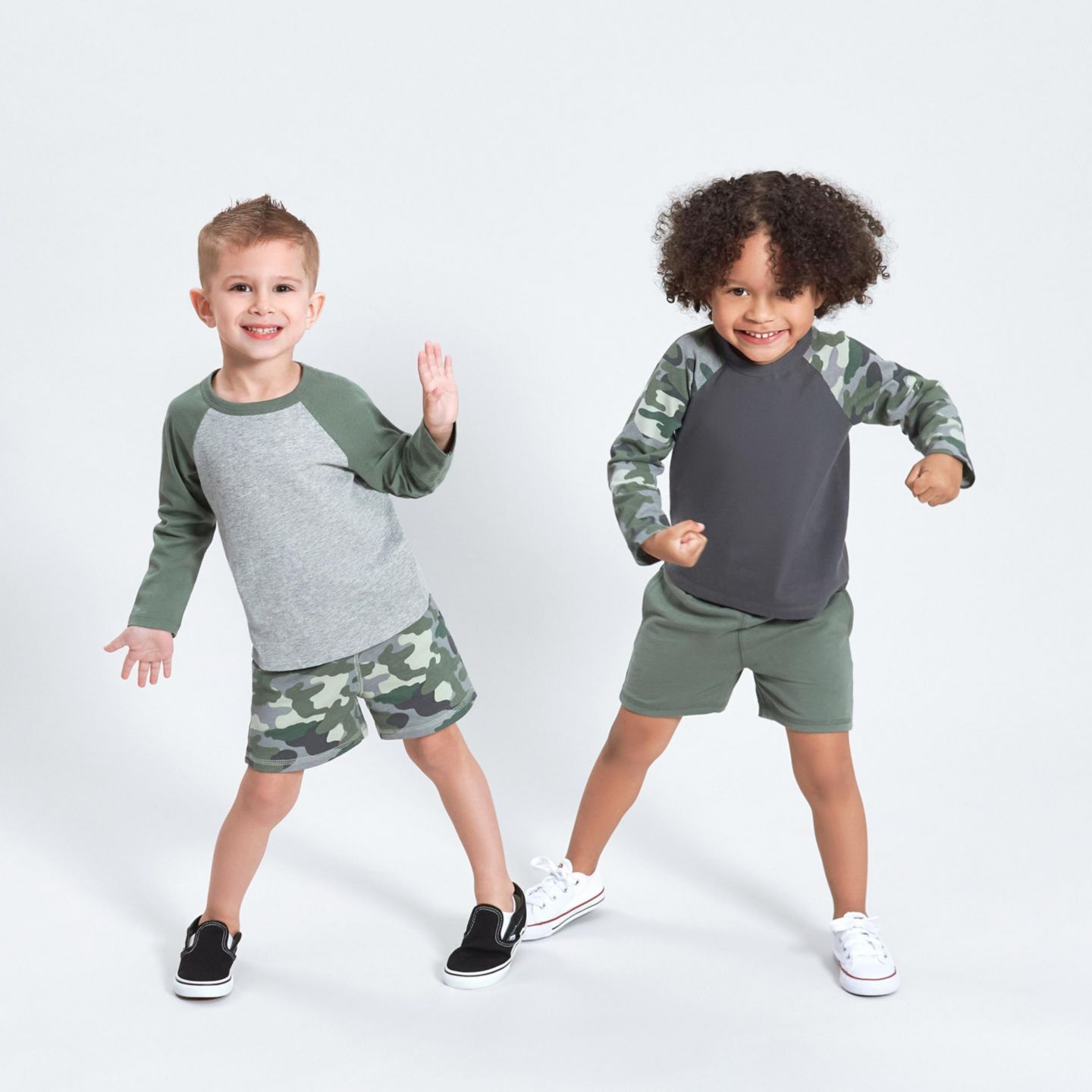 Шорты Gerber 3-Pack Pull-On Knit Shorts, Gray and Black, 18 Months для мальчиков-малышей, цвет: Камуфляжный — фото 6