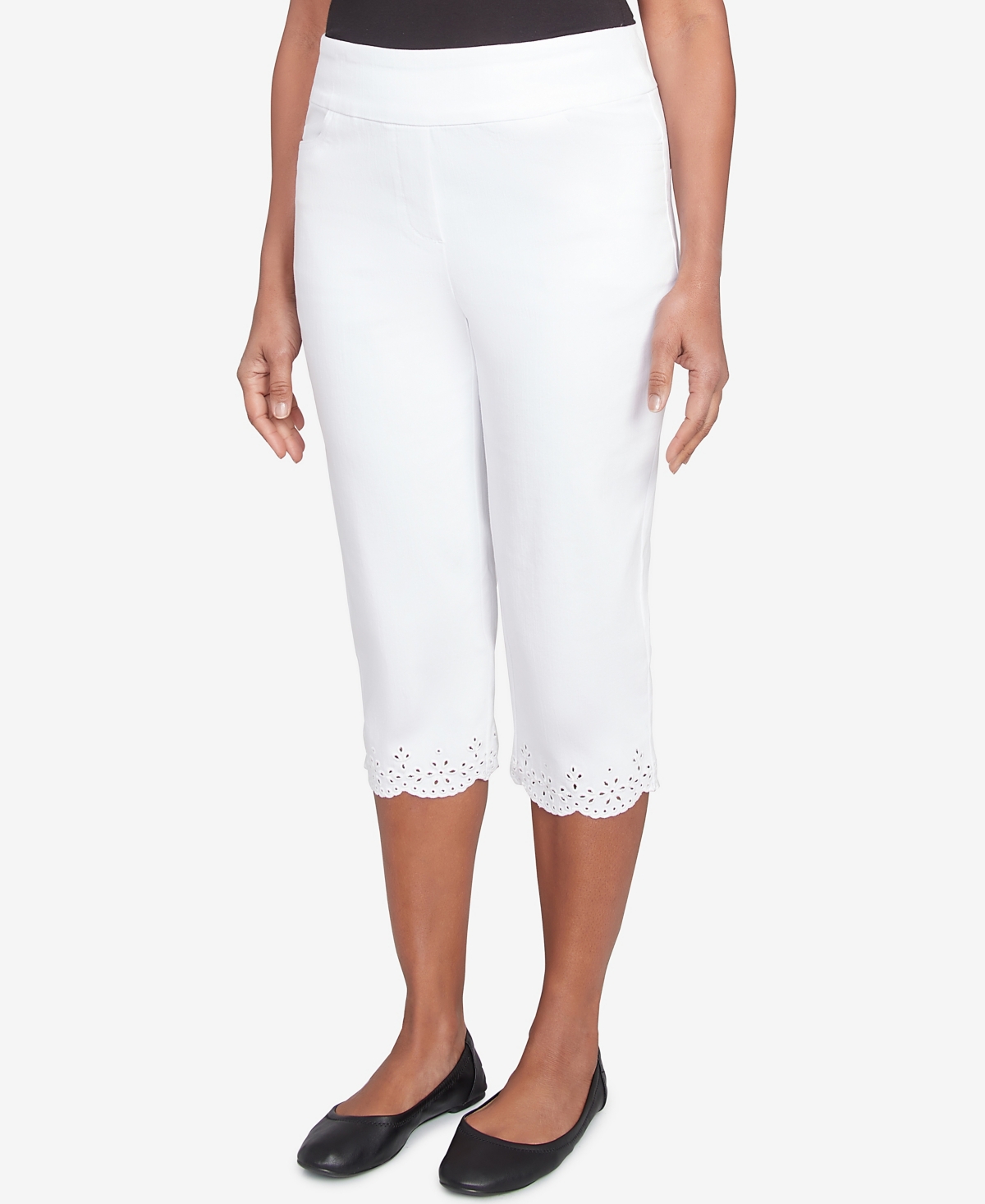 Alfred Dunner Petite Crystal Springs Eyelet Cuff Capri Pants In White