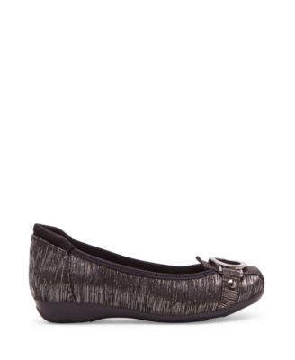 Women's Umeko Snip Toe Ballet Flats