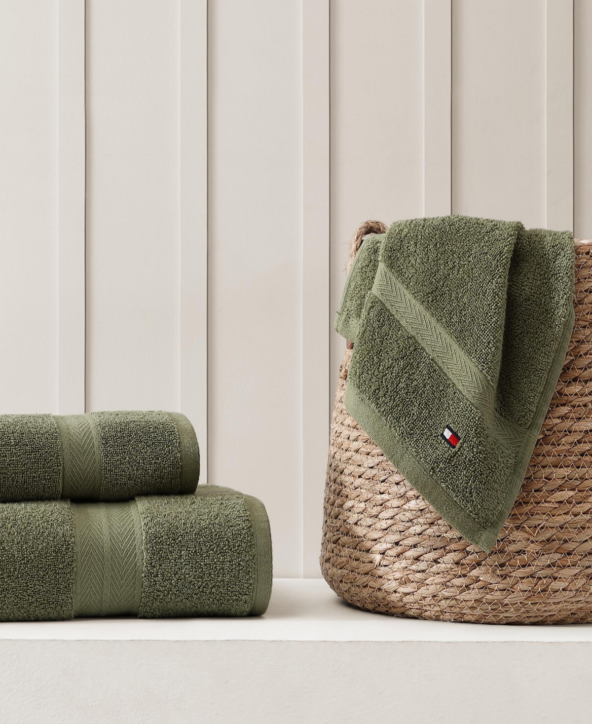 TOMMY HILFIGER HOME MODERN AMERICAN SOLID COTTON HAND TOWEL, 16" X 26" 