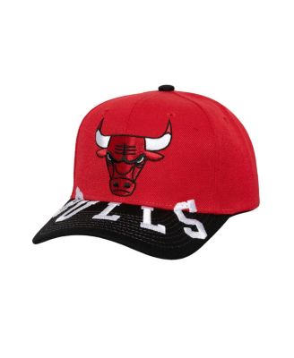 Mitchell & Ness - Men's Red/Black Chicago Bulls Underarch Two-Tone Pro Crown Snapback Hat