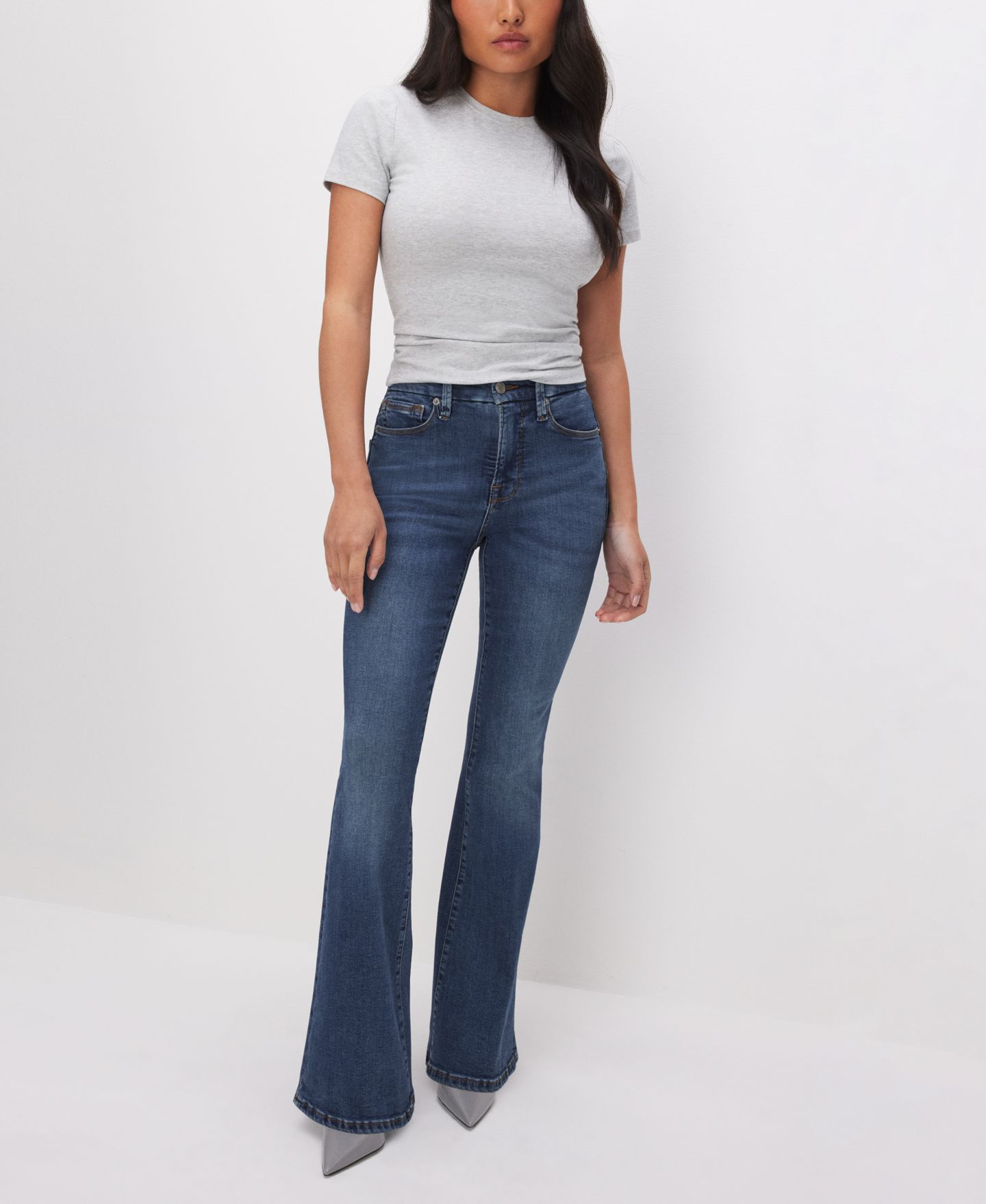 Женские джинсы Good American Petite Mid-Rise Flare-Leg, цвет: Тёмный синий — фото 2
