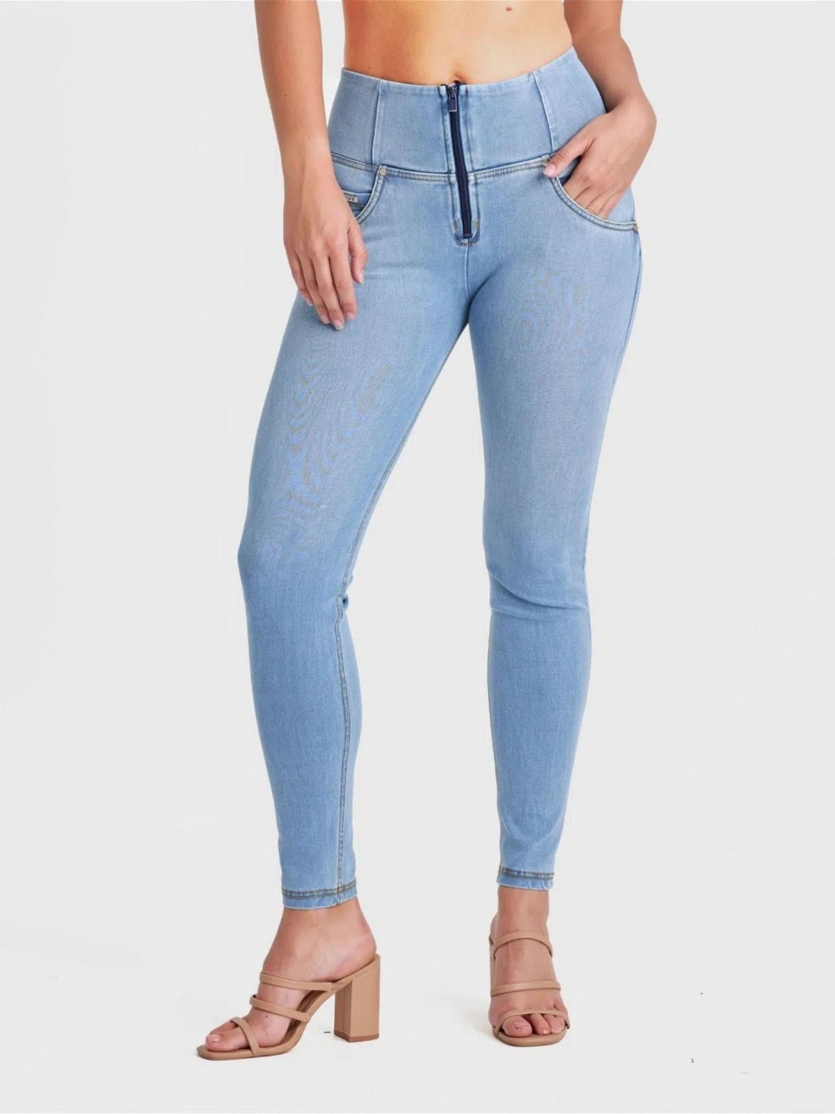 Women's Snug High Waisted Skinny Jeans - Blue