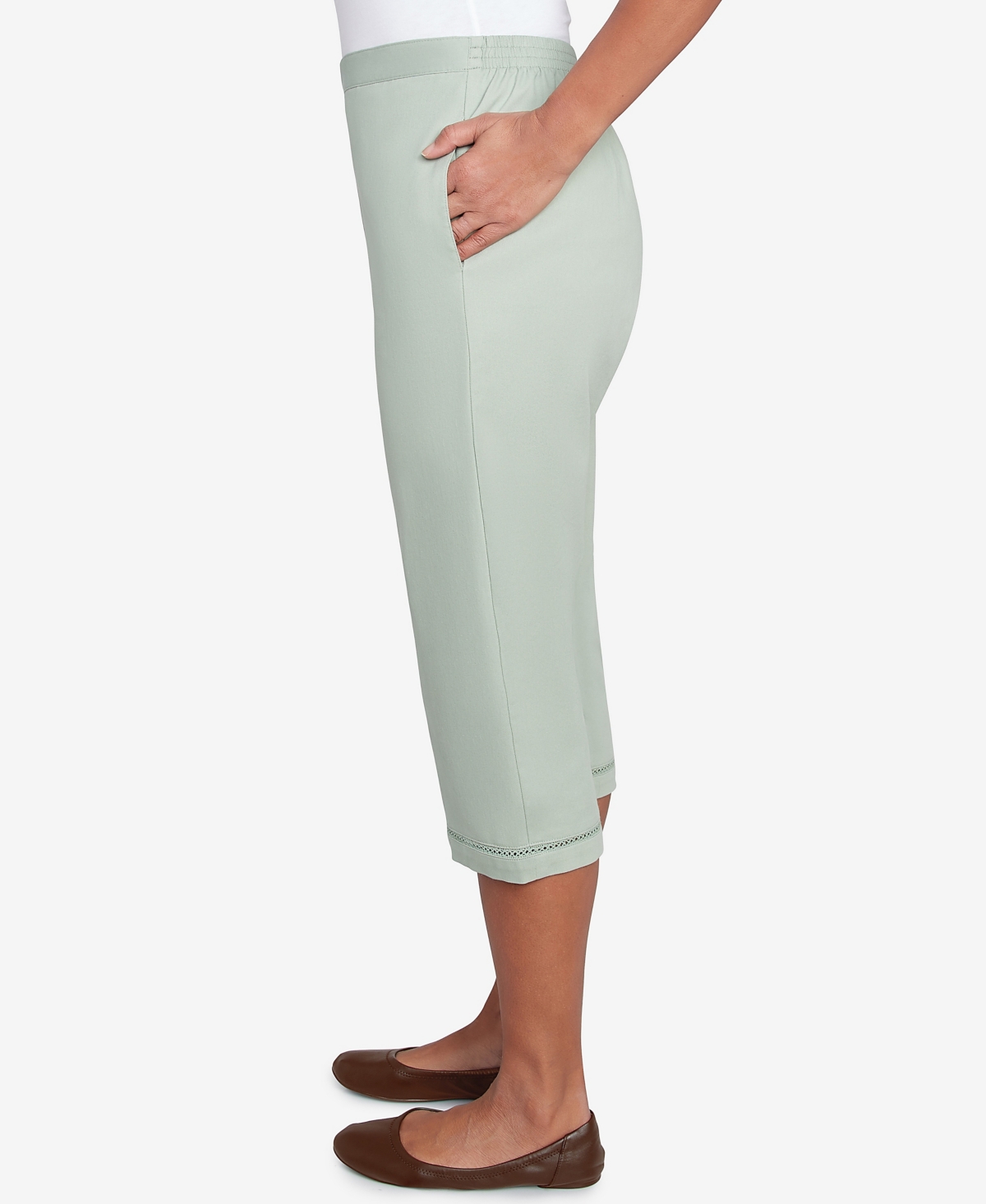 Alfred Dunner Plus Size Santa Fe Relaxed Crochet Hem Capri Pants In Aloe