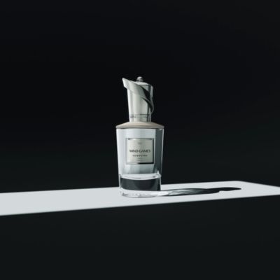 Queening - Luxury Perfume with Apple, Saffron, Fluffy Musk & Coconut - Extrait de Parfum  - Woody & Amber Perfume - 100 mL/3.4 oz