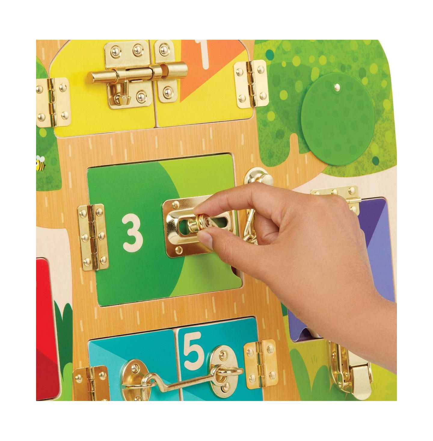 Детские игрушки Battat Wooden Lock & Latch Board Fine-Motor Learning, 2-Piece Set, Ages 3+, цвет: Разноцветный — фото 2