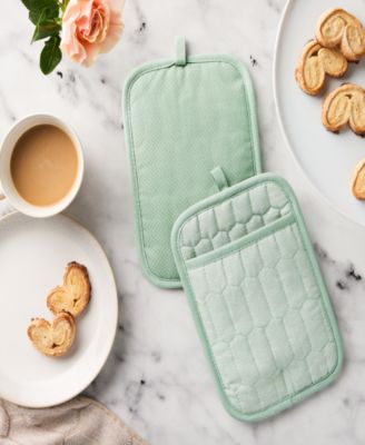 Honeycomb Quilted Chambray Pot Holder Set, 7" x 10"