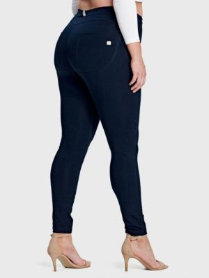 Women's Curvy High-Rise Sculpting Skinny Pants