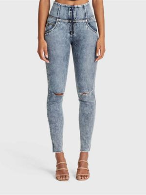 Women's Snug Sculpting Ripped Skinny Jeans