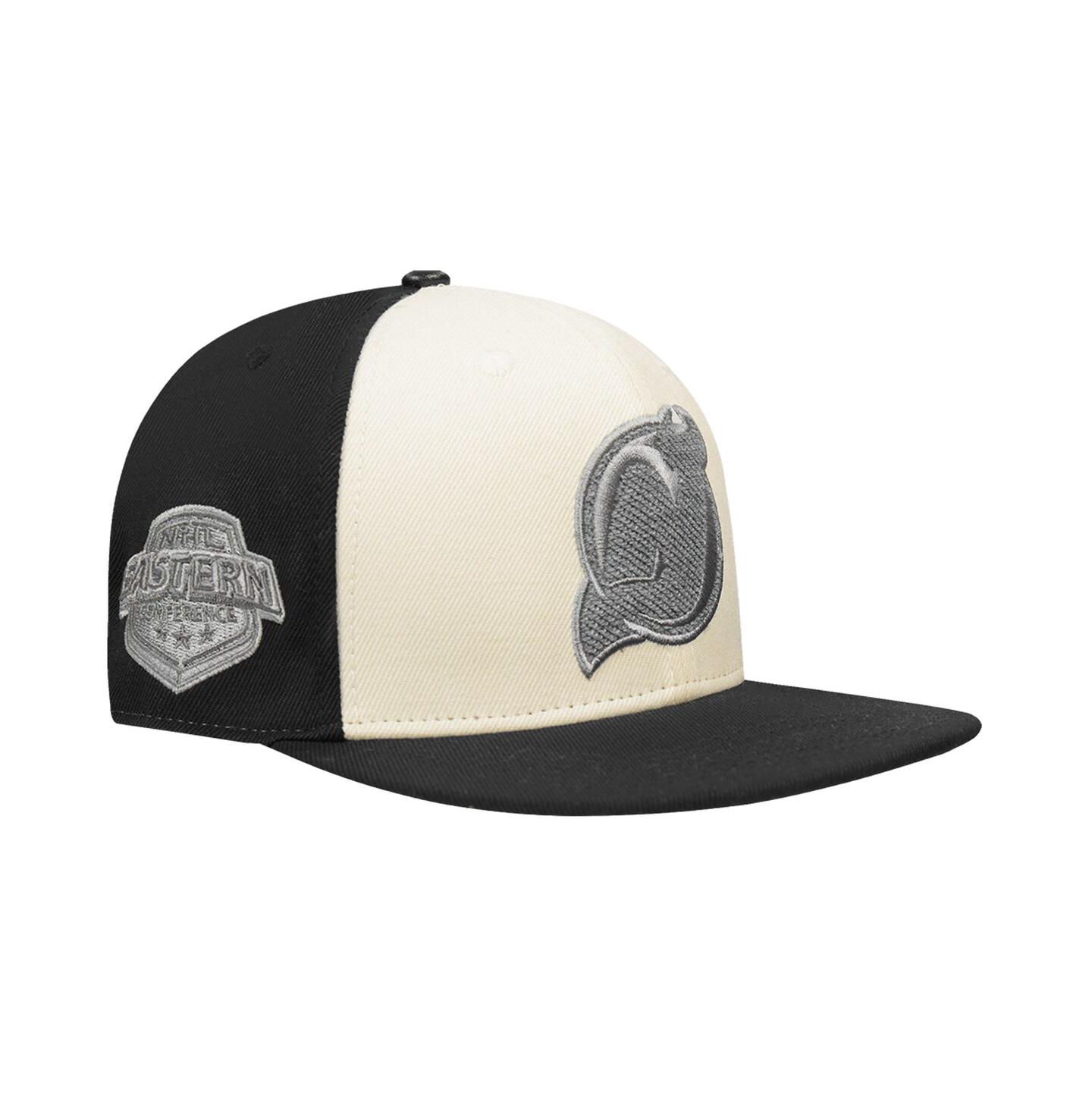 Мужские головные уборы Pro Standard Cream/Black New Jersey Devils French Terry Snapback Hat — фото 1