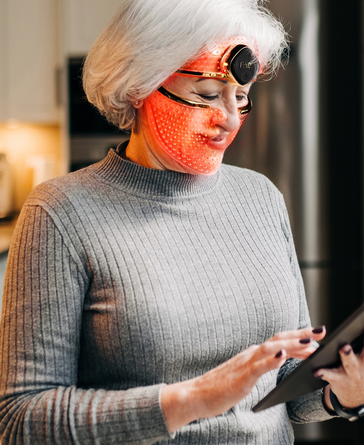 Foreo Faq 202 Wireless Silicone Led + Near-infrared Face Mask In Transparent