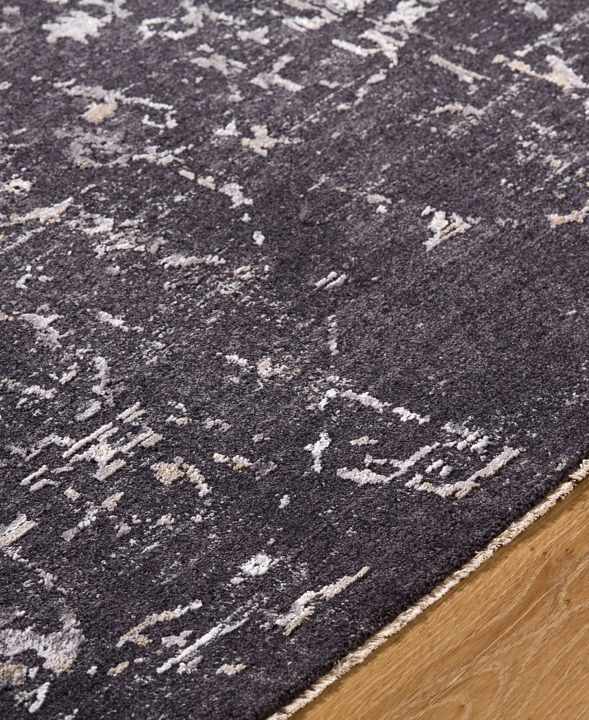 Livabliss Shoal Creek Rin 6'7"x9'6" Area Rug