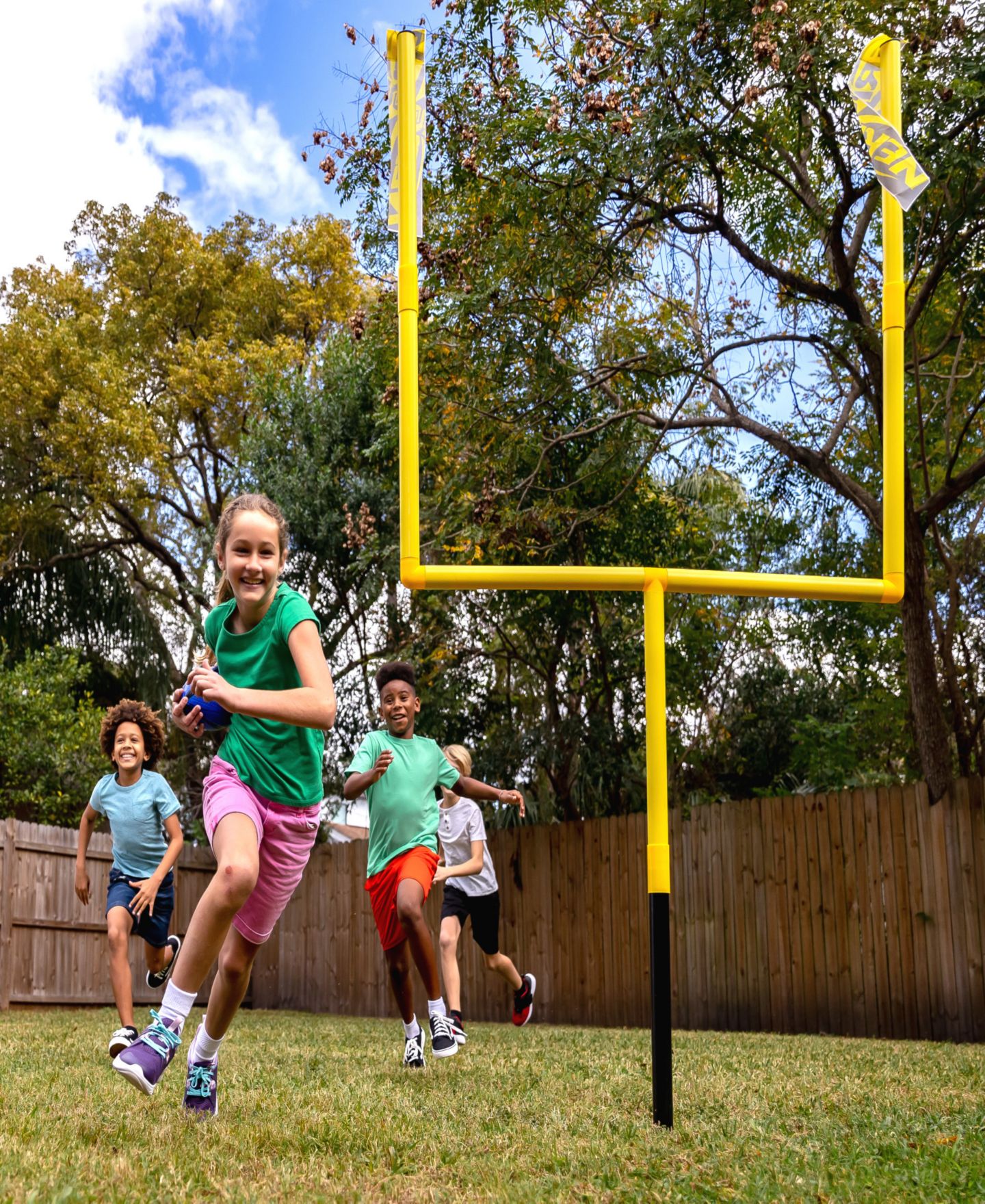 Детские игрушки Franklin Sports Nerf Punt and Pass Football Goal Post Set — фото 7