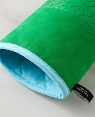 Spade Flower Soft Silicone Oven Mitt Set, 7" x 13"