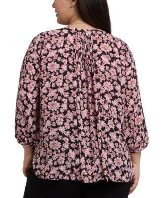 Plus Size Pintuck V-neck Top