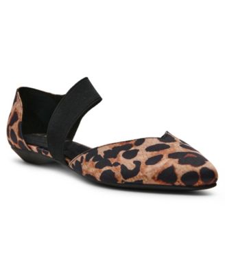 Women's Oksanna Asymmetrical Pointed Toe Flats