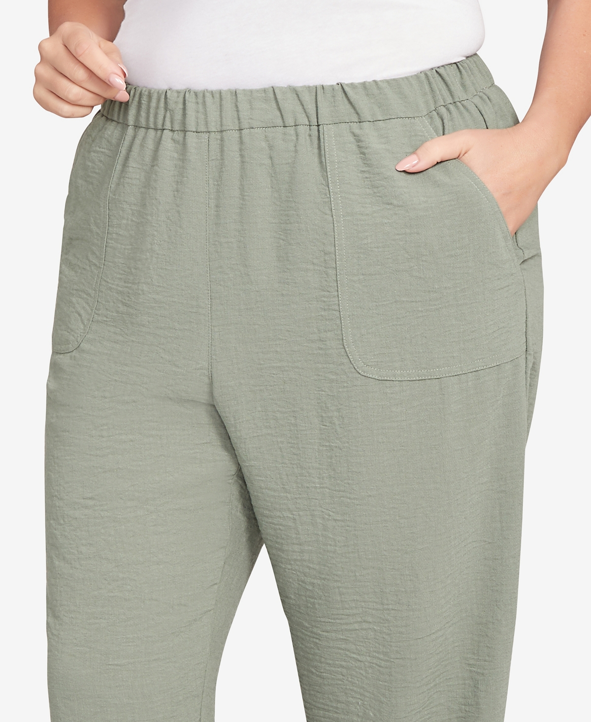Alfred Dunner Plus Size Button Tab Patch Pocket Capri Pants