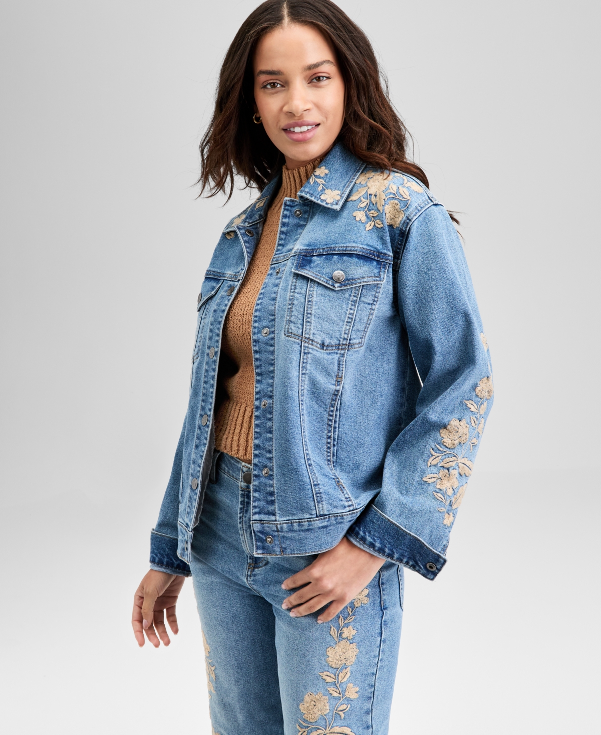 Women's Embroidered Trucker Denim Jacket, Exclusively at Macy's - Medium Wash