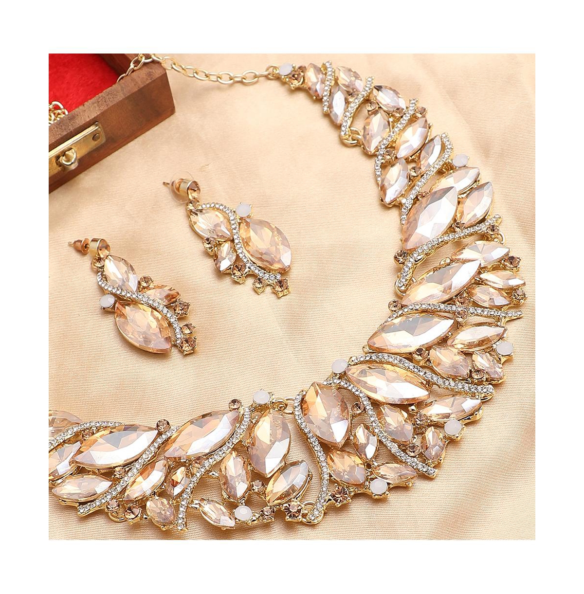 Sohi Stones Crystal Necklace Set