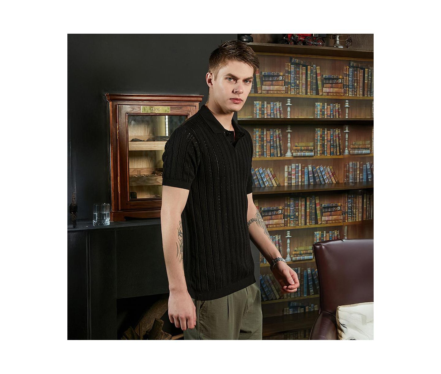 Мужская футболка Cahoot Campus Sutra Obsidian Black Stripe-Textured Polo, цвет: Чёрный — фото 5