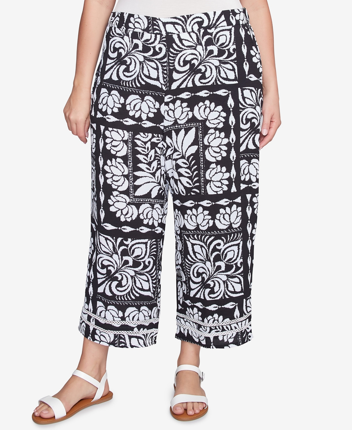 Plus Size Lotus Patchwork Crepe Capri Pants - Black/White