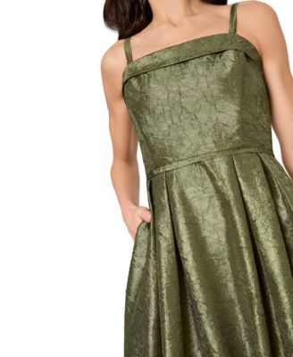 Women's Sleeveless Ball Gown