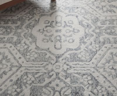 Belfort 8A27F 2'x3' Area Rug