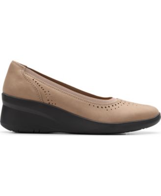 Collection Women's Suttyn Kaylie Slip-On Shoes