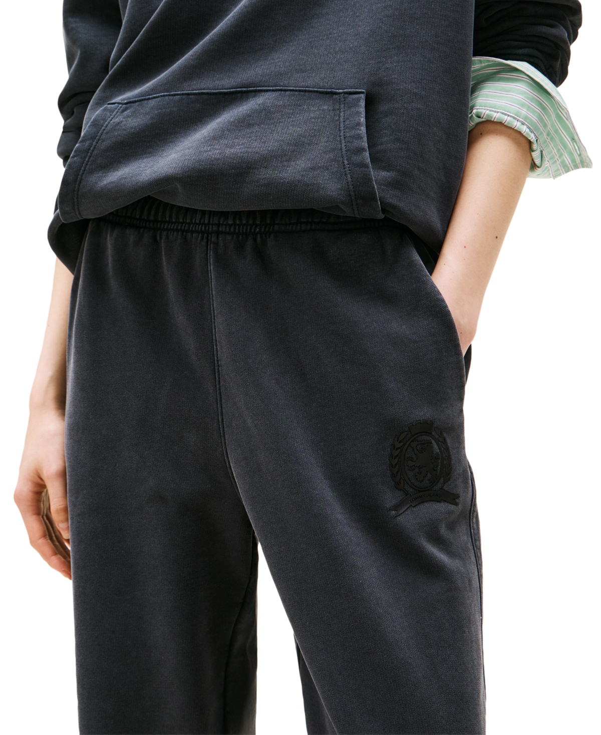Tommy Jeans Women's High-rise Cotton Crest Sweatpants In Black