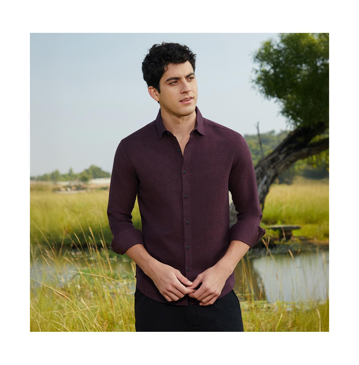 Campus Sutra Men's Wine Red Solid Cotton Shirt