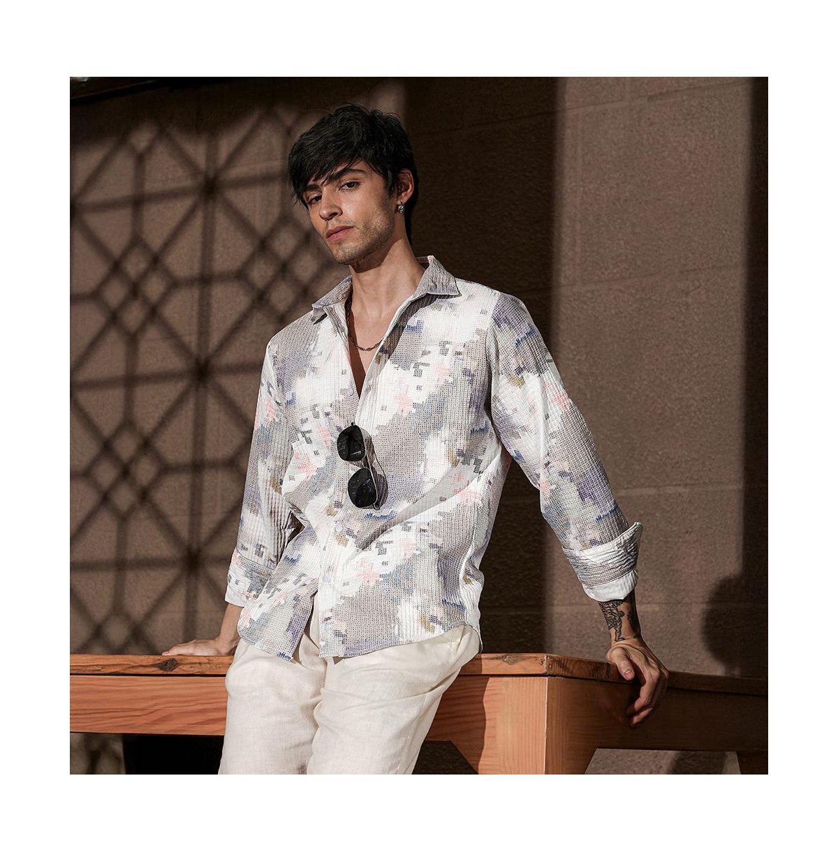 Campus Sutra Men's Moon Grey & Chalk White Artistic-Blur Shirt