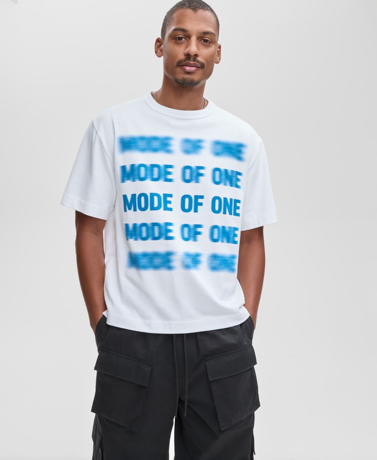 Мужская футболка свободного покроя с коротким рукавом и круглым вырезом горловины с графическим логотипом