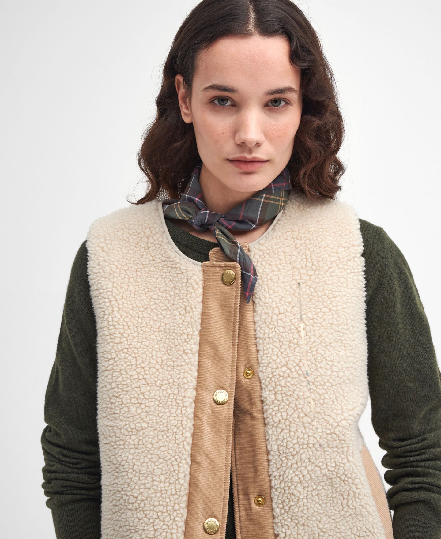 Женский жилет Barbour Dulsie Faux-Fur Vest Liner, цвет: Экрю — фото 3