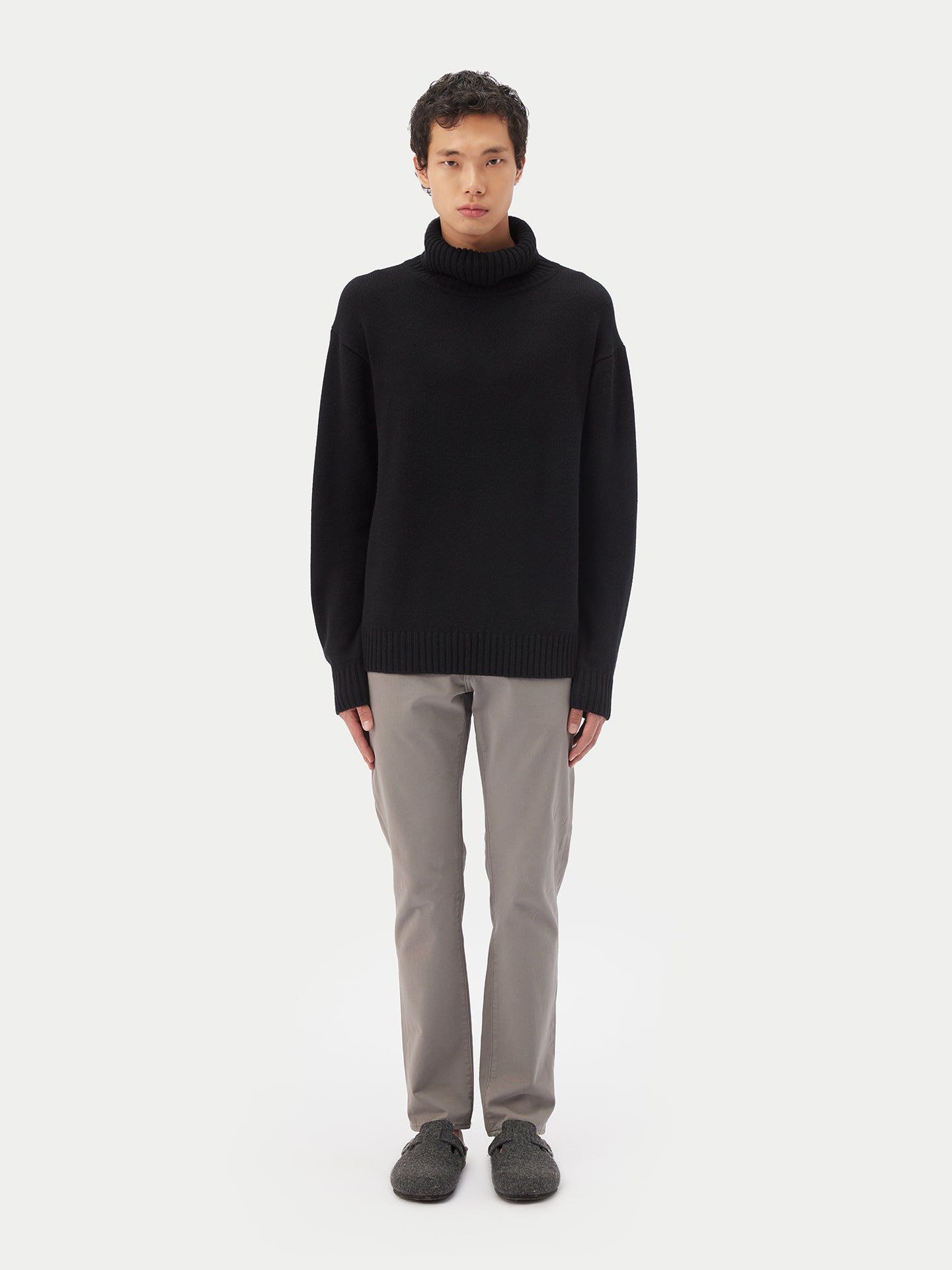 Мужская кашемировая водолазка Gobi Cashmere, цвет: Чёрный синий графитовый — фото 1