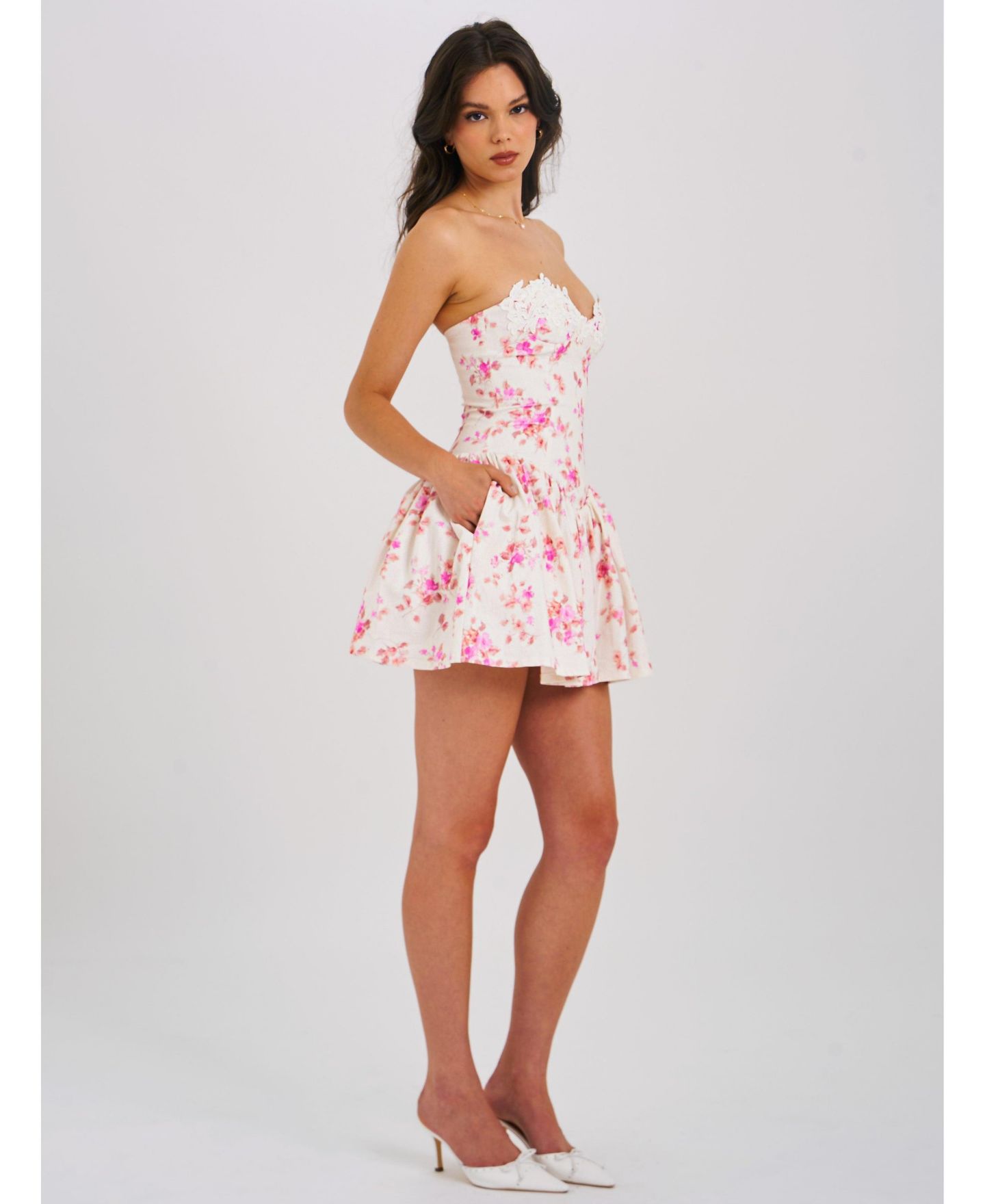 Женское платье Miss Circle Samara Floral Drop Waist Linen Corset Puffy Mini, цвет: Розовый с принтом — фото 9