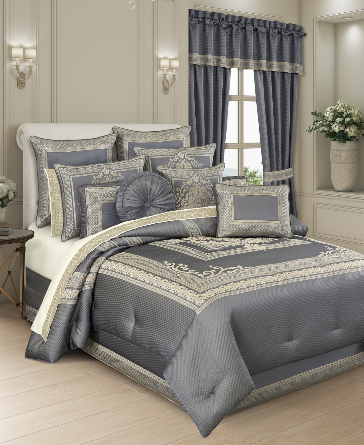 J Queen New York Excelsior 4-pc. Comforter Set, Queen In Blue