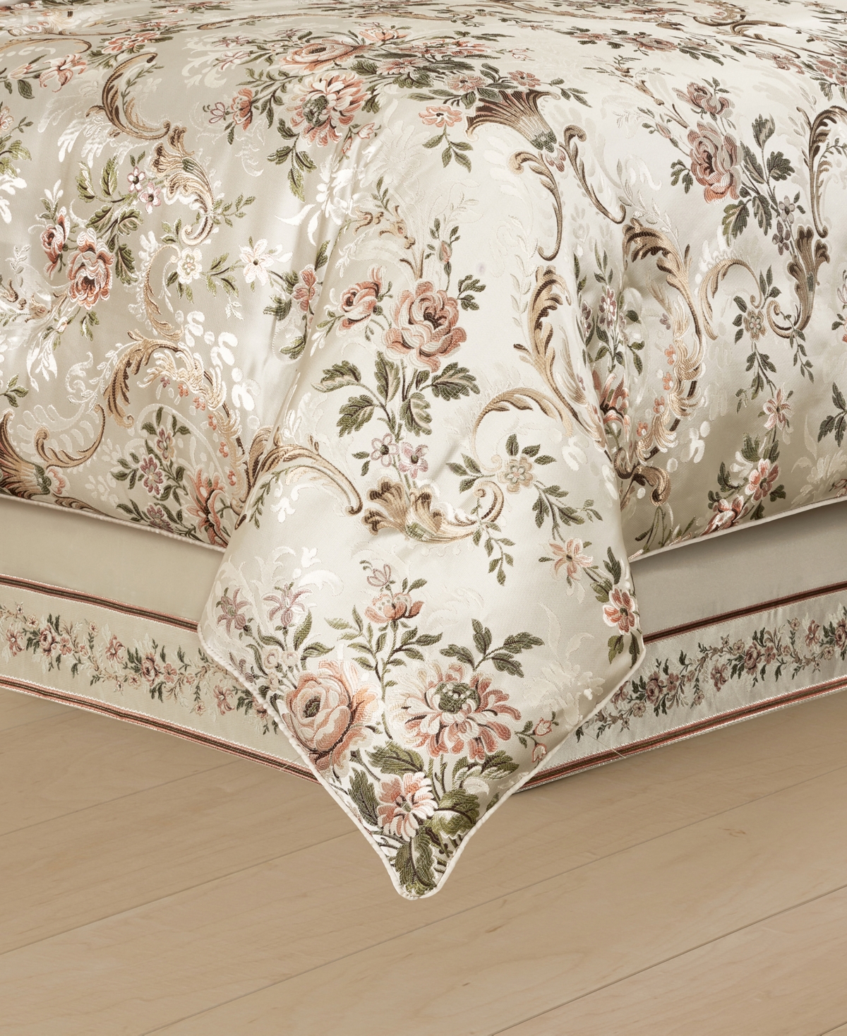 J Queen New York Pecora 4-pc. Comforter Set, Queen In Orange