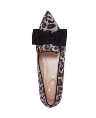 Women's Auggie Bow Pointed Toe Tailored Loafers