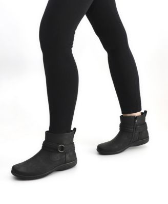 Women's Exeter Round Toe Ankle Boots