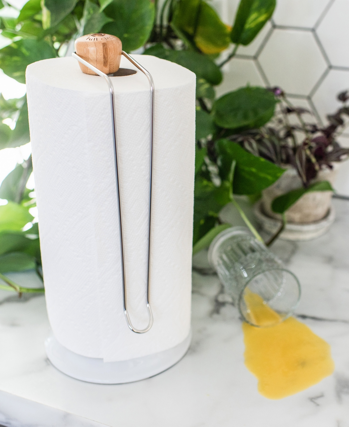 Full Circle Roll Model 14.17" Paper Towel Holder