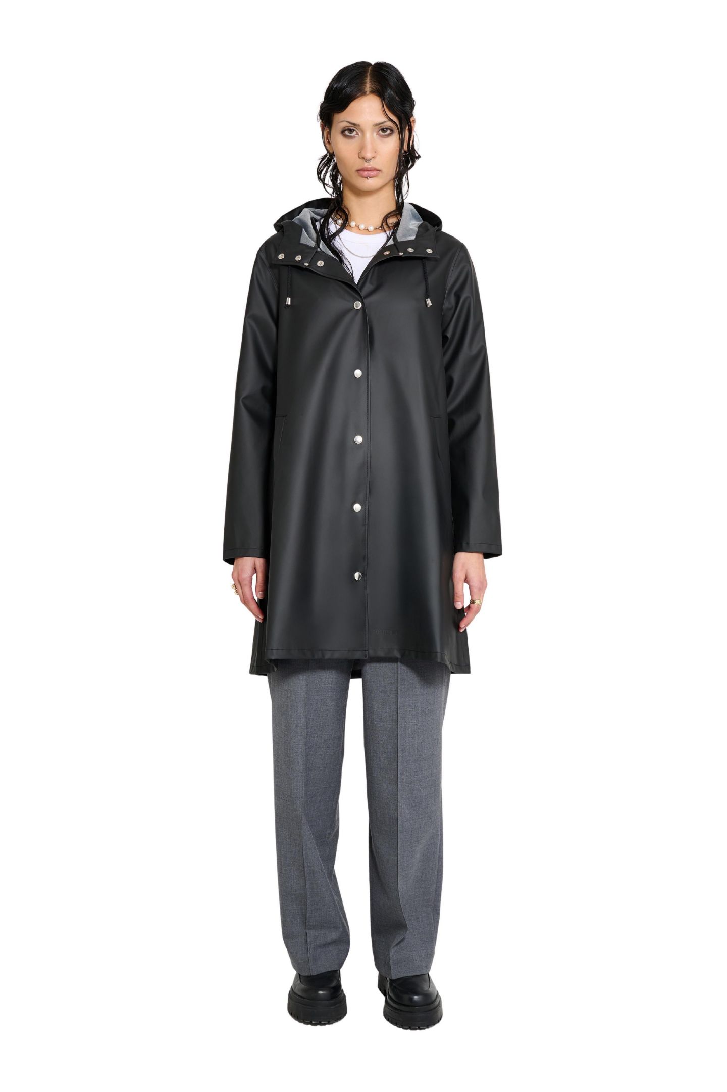 Женские куртки Stutterheim Mosebacke Lightweight Raincoat, цвет: Чёрный — фото 1