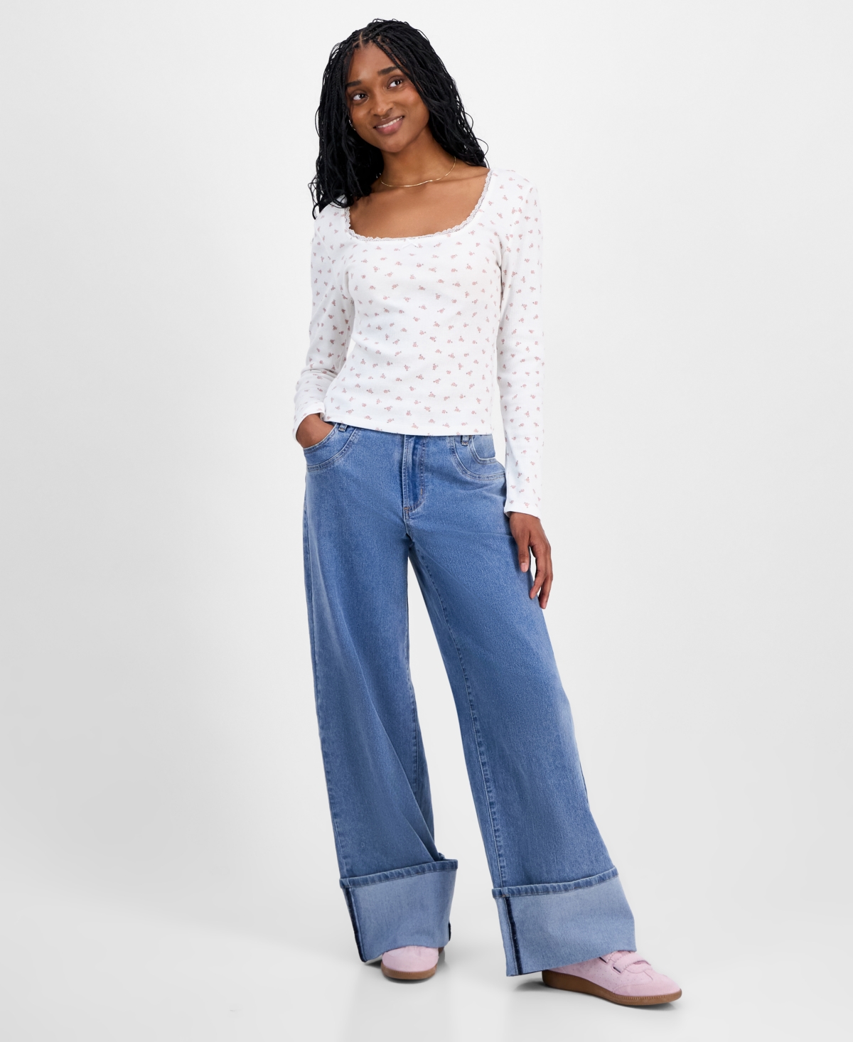 Madden Girl Juniors' High-rise Cuffed Bow-embroidery Jeans In Brown