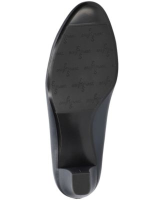 Women's Kata Round-Toe Slip-On Pumps