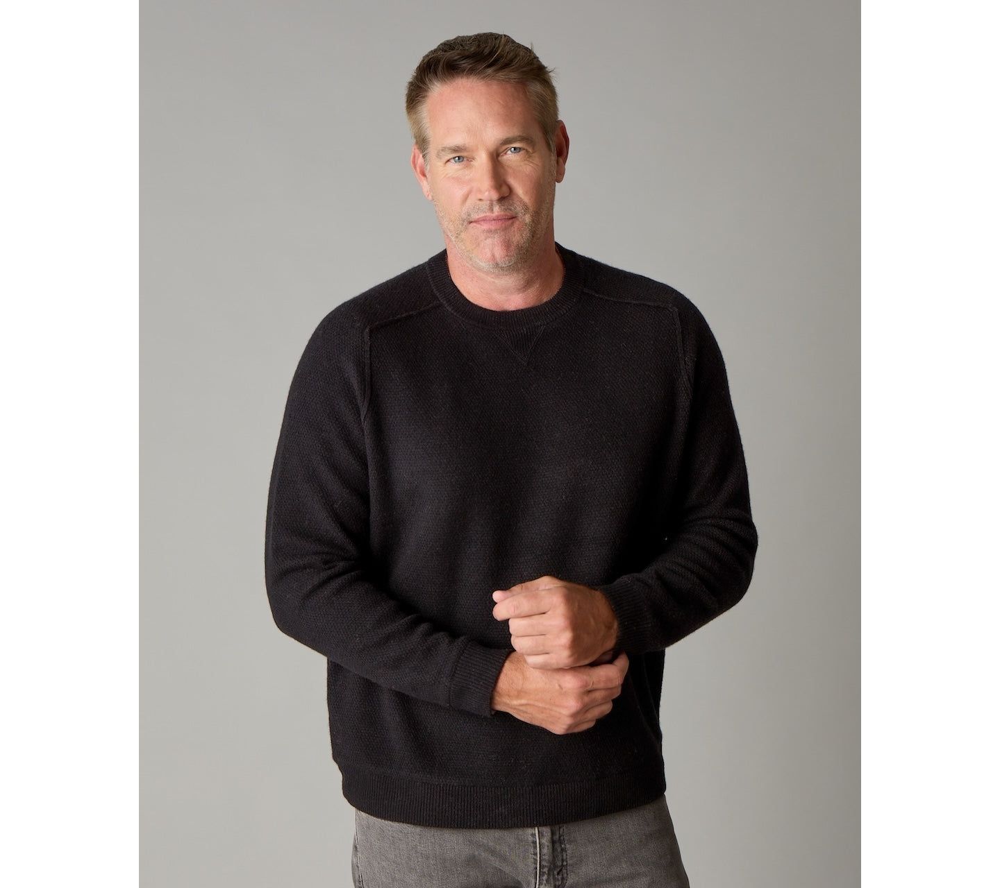 Мужской свитер Luxlined Itch-Free Merino Wool Crewneck Sweater with Lining, цвет: Чёрный жемчужный — фото 5