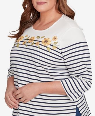 Plus Size Classic Sunflower Neckline Striped Top
