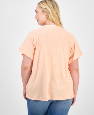 Trendy Plus Short-Sleeve Rolled-Cuff Graphic Tee