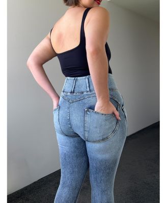 Women's Curvy Ripped High-Rise Sculpting Skinny Jeans