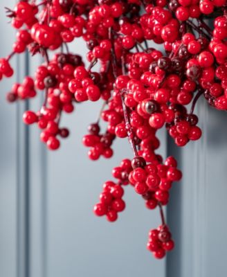 25" Plastic Christmas Berries Wreath